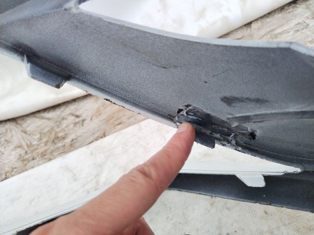 bontott RENAULT MEGANE IV Első Lökhárító (Üresen)