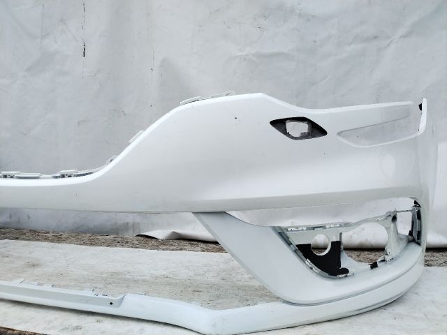 bontott RENAULT MEGANE IV Első Lökhárító (Üresen)