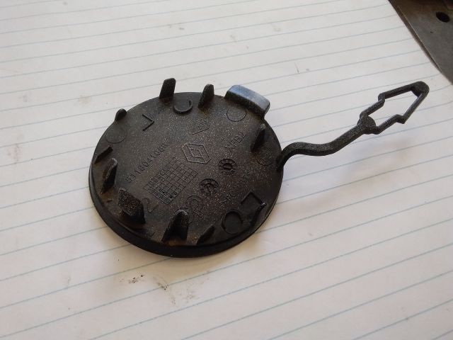 bontott RENAULT MEGANE IV Első Vonószem Burkolat