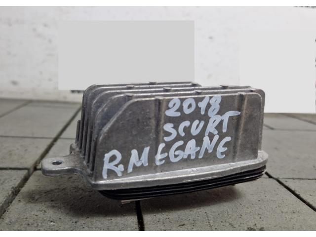 bontott RENAULT MEGANE IV Fényszóró Elektronika