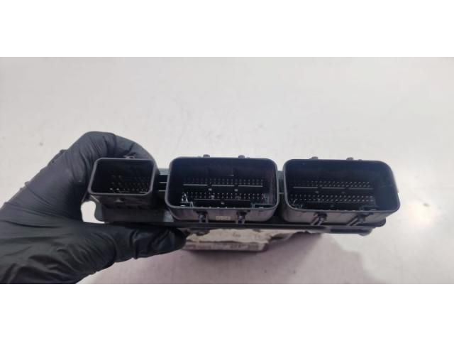 bontott RENAULT MEGANE IV Grandtour Motorvezérlő