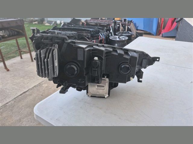 bontott RENAULT MEGANE IV Grandtour Bal Fényszóró