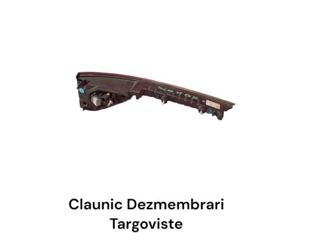 bontott RENAULT MEGANE IV Grandtour Jobb Belső Hátsó Lámpa