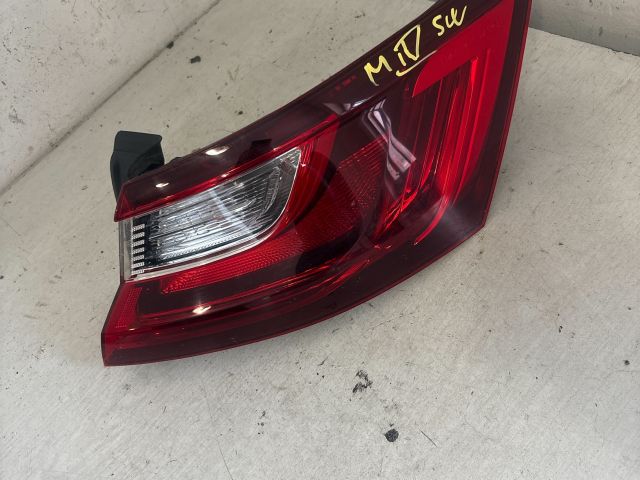 bontott RENAULT MEGANE IV Grandtour Jobb Külső Hátsó Lámpa