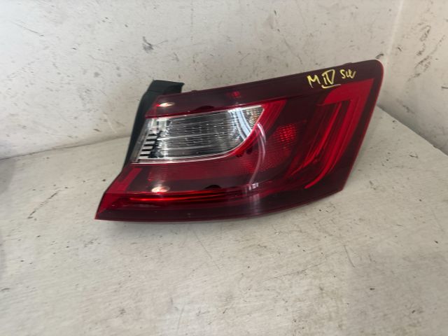 bontott RENAULT MEGANE IV Grandtour Jobb Külső Hátsó Lámpa