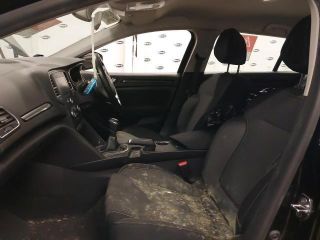 bontott RENAULT MEGANE IV Grandtour Váltószoknya