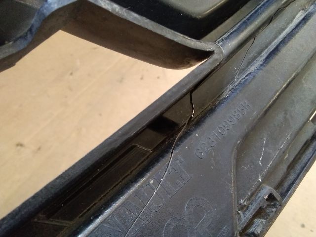 bontott RENAULT MEGANE IV Hűtőrács