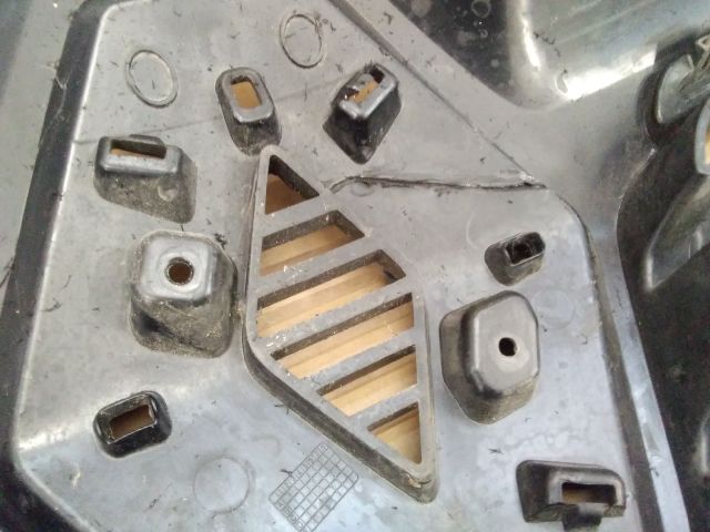 bontott RENAULT MEGANE IV Hűtőrács