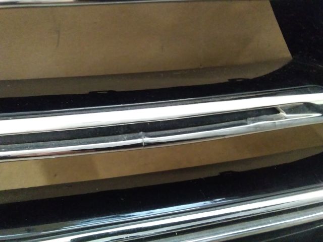 bontott RENAULT MEGANE IV Hűtőrács