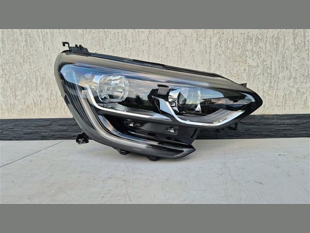 bontott RENAULT MEGANE IV Jobb Fényszóró