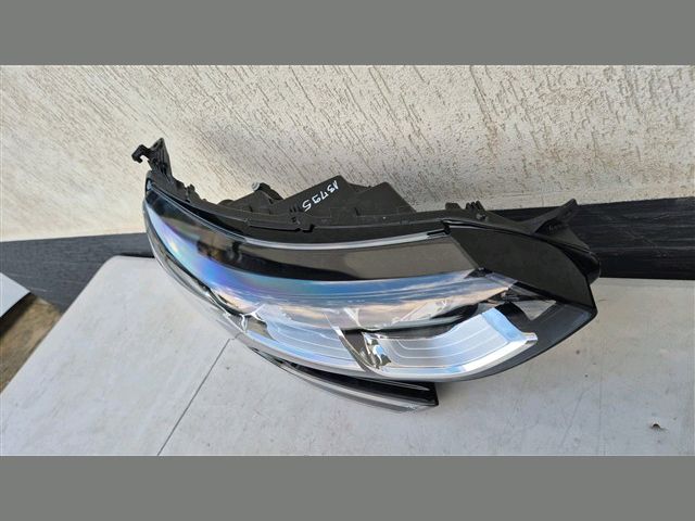 bontott RENAULT MEGANE IV Jobb Fényszóró