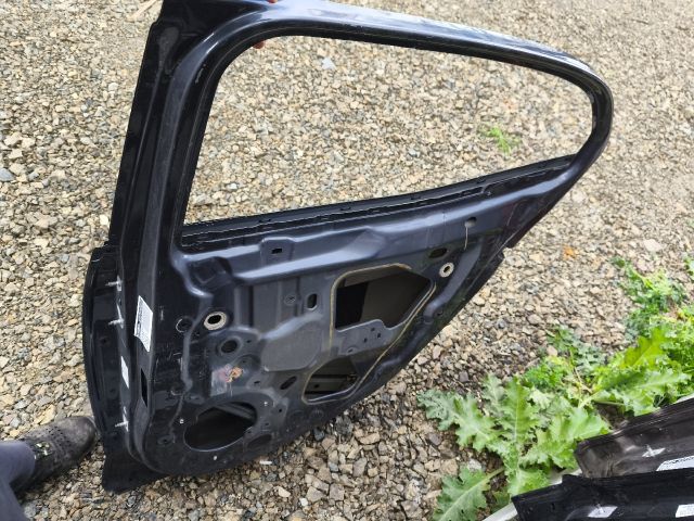 bontott RENAULT MEGANE IV Jobb hátsó Ajtó (Üres lemez)