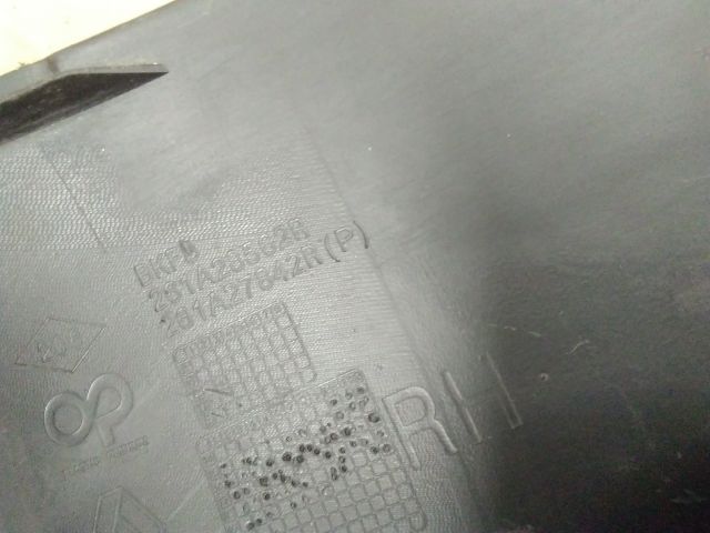 bontott RENAULT MEGANE IV Jobb Ködlámpa Rács