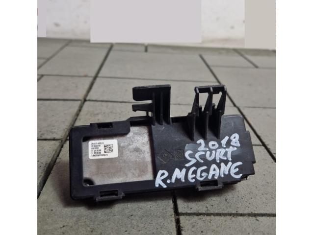 bontott RENAULT MEGANE IV Szélvédő Multifunkciós Kamera Vezérlő Panel