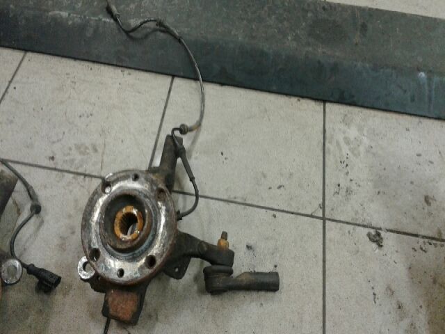 bontott RENAULT MODUS Bal első Csonkállvány Kerékaggyal