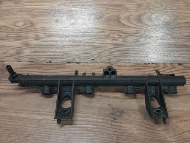 bontott RENAULT MODUS Porlasztó Sor / Híd