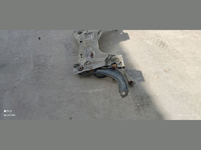 bontott RENAULT MODUS Első Bölcső