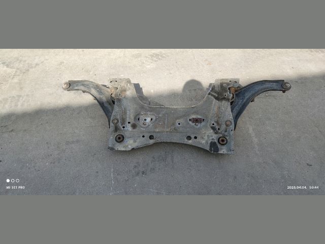 bontott RENAULT MODUS Első Bölcső