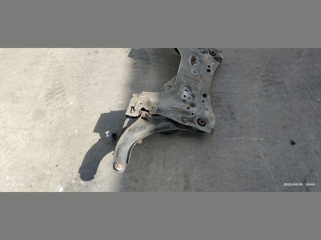 bontott RENAULT MODUS Első Bölcső