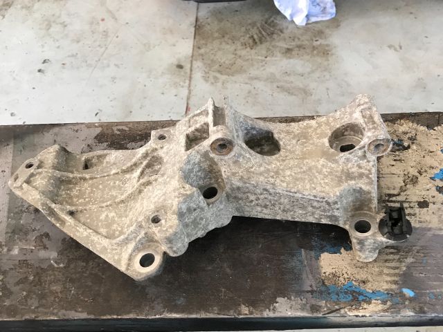 bontott RENAULT MODUS Generátor Tartó Bak