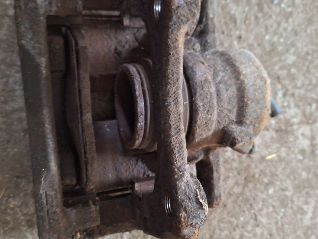 bontott RENAULT MODUS Jobb első Féknyereg Munkahengerrel