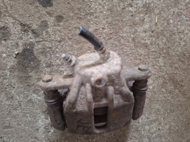 bontott RENAULT MODUS Jobb első Féknyereg Munkahengerrel