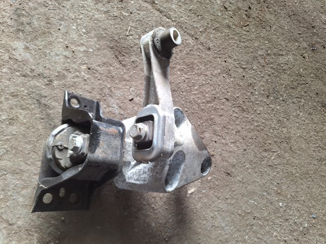 bontott RENAULT MODUS Motor Tartó Bak (Fém)