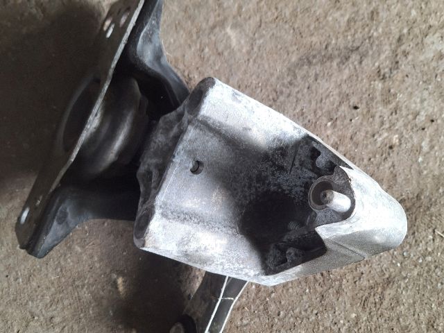 bontott RENAULT MODUS Motor Tartó Bak (Fém)