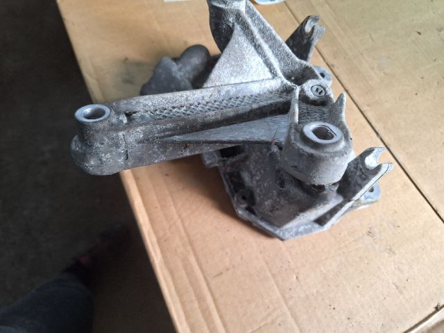 bontott RENAULT MODUS Váltó Tartó Bak (Pozíciófüggetlen)