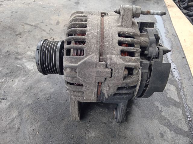 bontott RENAULT MODUS Generátor