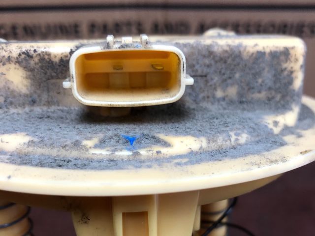 bontott RENAULT MODUS Üzemanyagszint Jeladó