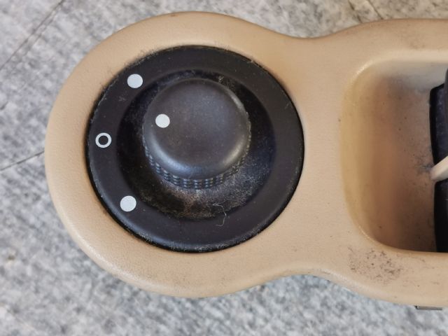 bontott RENAULT MODUS Ablakemelő Kapcsoló Négyes / Kettes