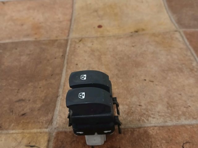 bontott RENAULT MODUS Ablakemelő Kapcsoló Négyes / Kettes