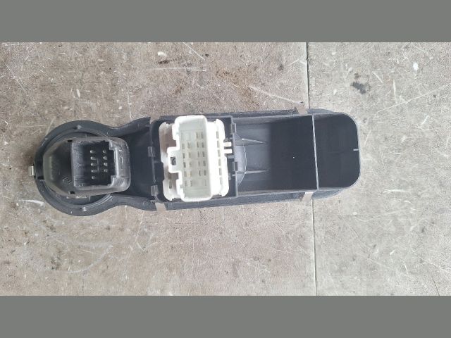 bontott RENAULT MODUS Ablakemelő Kapcsoló Négyes / Kettes