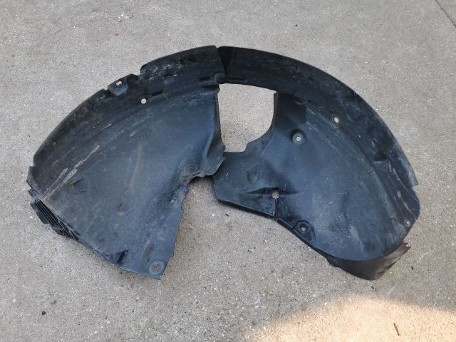 bontott RENAULT MODUS Bal első Dobbetét (Kerékjárati, Műanyag)