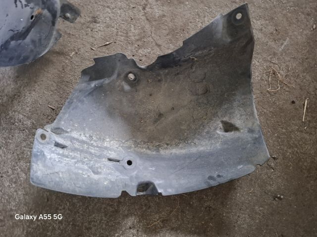 bontott RENAULT MODUS Bal első Első Dobbetét (Kerékjárati, Műanyag)