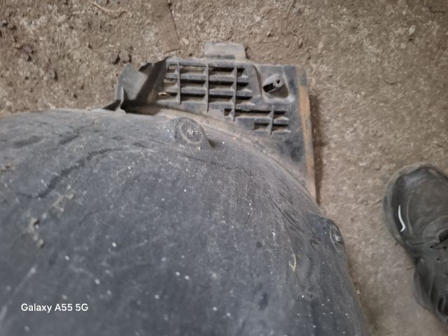 bontott RENAULT MODUS Bal első Első Dobbetét (Kerékjárati, Műanyag)