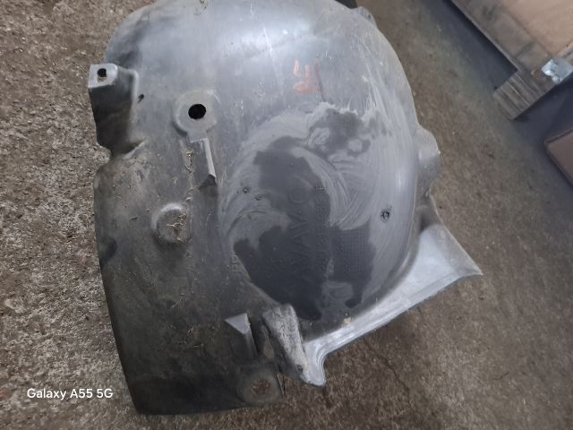 bontott RENAULT MODUS Bal első Első Dobbetét (Kerékjárati, Műanyag)