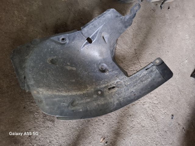 bontott RENAULT MODUS Bal első Hátsó Dobbetét (Kerékjárati, Műanyag)