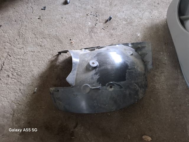 bontott RENAULT MODUS Bal első Hátsó Dobbetét (Kerékjárati, Műanyag)