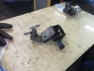 bontott RENAULT MODUS Bal első Zsanér