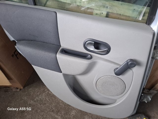 bontott RENAULT MODUS Bal hátsó Ajtó (Részeivel)
