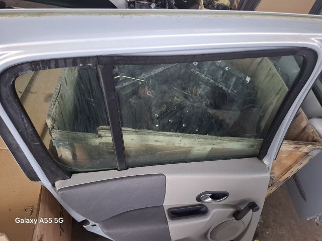bontott RENAULT MODUS Bal hátsó Ajtó (Részeivel)