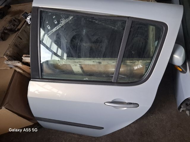 bontott RENAULT MODUS Bal hátsó Ajtó (Részeivel)