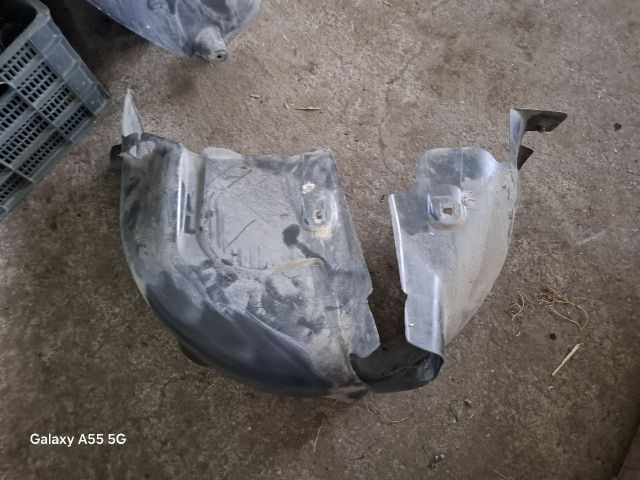 bontott RENAULT MODUS Bal hátsó Dobbetét (Kerékjárati, Műanyag)