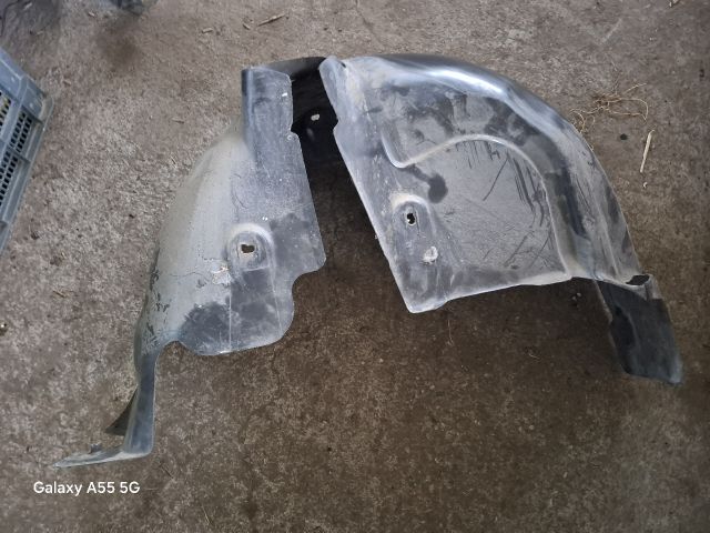 bontott RENAULT MODUS Bal hátsó Dobbetét (Kerékjárati, Műanyag)