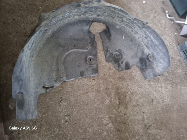 bontott RENAULT MODUS Bal hátsó Dobbetét (Kerékjárati, Műanyag)