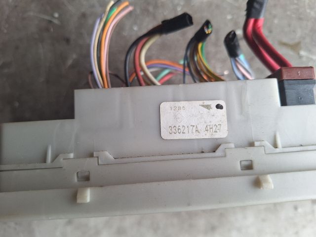 bontott RENAULT MODUS Biztosítéktábla Utastér