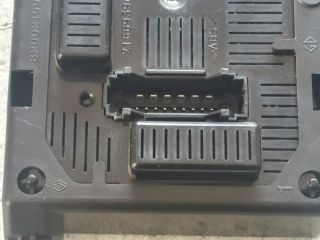 bontott RENAULT MODUS Biztosítéktábla Utastér