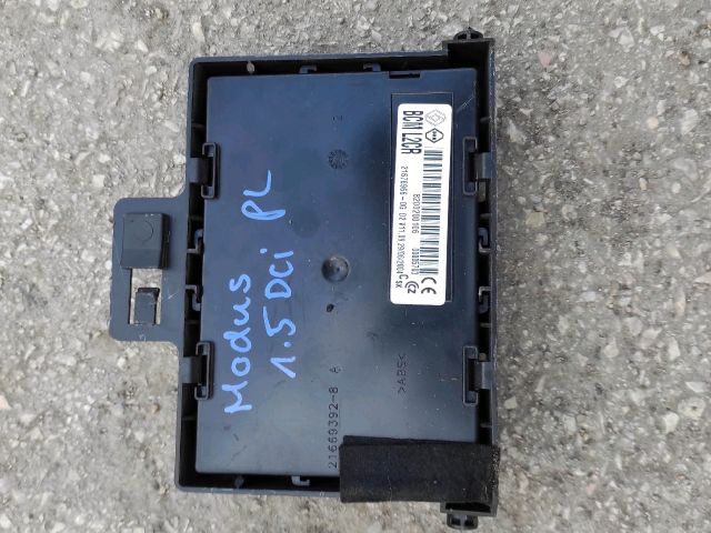 bontott RENAULT MODUS Biztosítéktábla Utastér